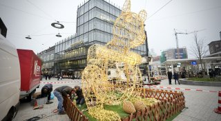 Dieses leuchtende Tier ersetzt 2024 den Weihnachtsbaum auf dem Bielefelder Jahnplatz