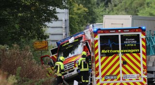 Mehrere Verletzte bei Unfall mit Rettungswagen: Fahrer nicht mehr in Lebensgefahr