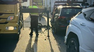 Zeitweise Vollsperrung nach Unfall im Bielefelder Berufsverkehr