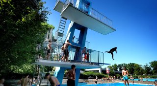 Nordbad in Güterloh: Sprungturm und Becken stehen vor dem Aus