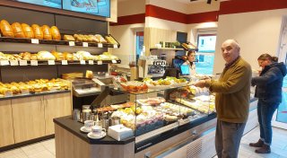 Neuer Warburger Bäcker-Drive-in eröffnet