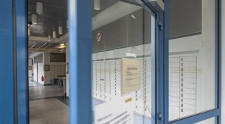 Technikausfall bei Bielefelder Post: Kunden stehen vor verschlossener Tür