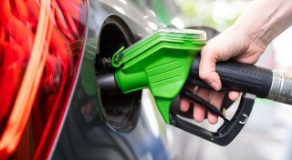 Spritpreise fallen auf Jahrestief