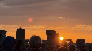 Magischer Moment: Tausende feiern Sonnenwende in Stonehenge