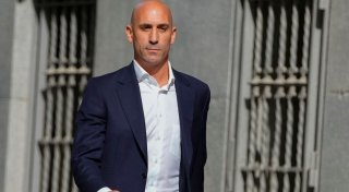 Urteil in Spaniens Kuss-Skandal - Empörung über Geldstrafe
