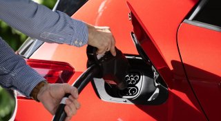 E-Auto-Käufer vertrauen deutschen Marken - auch im Ausland