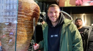 Podolski überall: «Einer von der Straße» macht Business