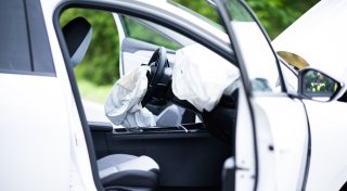 Ungewöhnlicher Auto-Fund auf Bielefelder Parkplatz: Täter löst kleine Explosion aus