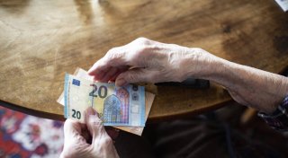 Zahl der armutsgefährdeten Rentner steigt auf Rekordhoch
