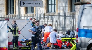 Als er sein Messer hebt, denkt der Bielefelder Lebensretter: „Das war`s - ich bin tot“