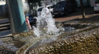 Schäumender Vandalismus am Widukindbrunnen in Enger