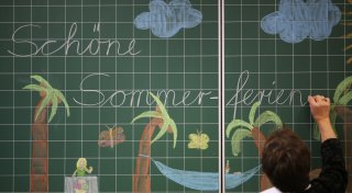 2,5 Millionen Schüler starten in NRW in die Ferien - Reisen ins Ausland wieder beliebter