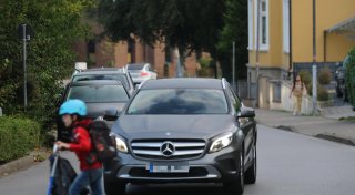 Dauerhafte Sperrung für Elterntaxis vor zwei Herforder Schulen? Wie das Experiment jetzt weitergeht