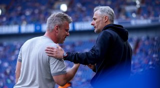 SC Paderborn sorgt für Trainerbeben: Schalke feuert Coach Kees van Wonderen