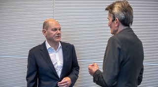 Scholz ermahnt SPD-Kritiker des Sicherheitspakets