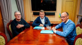 Merz mit Macron und Starmer auf dem Weg nach Kiew