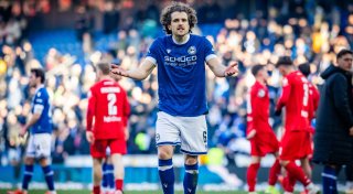 Pfiffe und „Kniat raus“-Rufe: Bei Arminia Bielefeld braut sich was zusammen