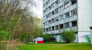 15-Jähriger vom Balkon in den Tod gestürzt - Festnahmen