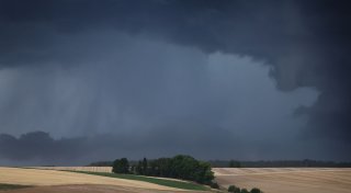 Bis zu 120 Liter Regen: Unwetter in Alpennähe erwartet