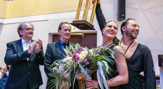 Mit Video und vielen Fotos: Namhafte Gütersloher Tanzschule richtet besonderes Event aus