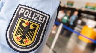 Kurz vor geplantem Urlaub: Bundespolizei stoppt Gütersloher am Flughafen in Paderborn