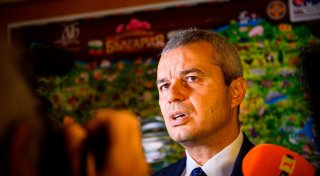 Protest gegen Euro in Bulgarien - Feuer vor EU-Vertretung