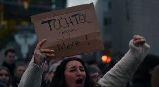 Töchter-Demos gegen Merz - Kanzler hält alles für geklärt