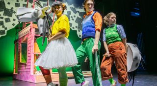 Premiere: Pippi Langstrumpf feiert Weihnachten im Theater Paderborn