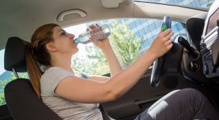 Wie sich Hunger und Durst am Lenkrad auswirken