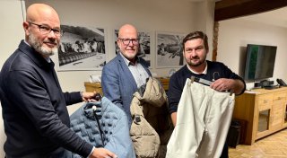 Bessmann im Kreis Gütersloh: Hochwertige Kleidung beschmiert - Unternehmer sind sauer