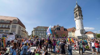 Queere Community feiert CSD in Bautzen - Gegenproteste
