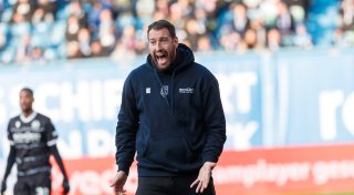 Arminia Bielefelds Trainer Kniat sauer auf den Schiri: „Man fühlt sich mundtot gemacht“
