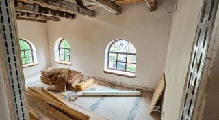 Außergewöhnliches Wohnhaus entsteht, Sittenstrolch unterwegs und Festival startet
