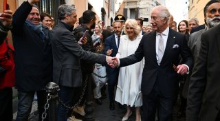 Im Hochzeitsoutfit: Royals feiern ihren 20. Hochzeitstag