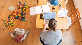 Umfrage: Im Homeoffice zufriedener und weniger gestresst