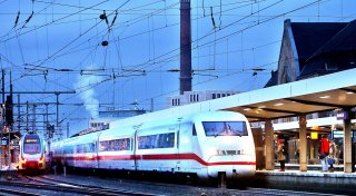 ICE-Züge rauschen durch Bielefeld durch: Neuer Fahrplan sorgt für Ärger