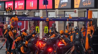 Presse zum Katar-Rennen: Beide McLaren mussten ausbluten