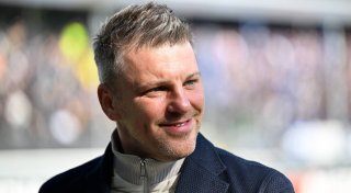 Paderborns Chefcoach Lukas Kwasniok geht gut gelaunt auf Abschiedstour