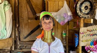 Bei den Langhalsfrauen von Chiang Rai: Kultur oder Kommerz?