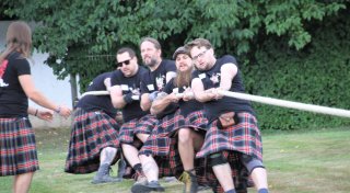 Kraftakt im Schottenrock: Beim Steinheimer Folk-for-Friends gibt`s einen neuen Sieger