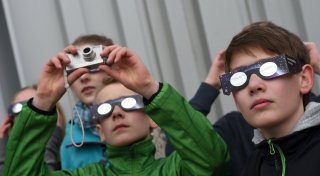 Was Sie über die partielle Sonnenfinsternis im März über OWL wissen müssen