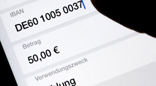 Überweisungen, Einreise und Winterzeit: Das ändert sich im Oktober 2025