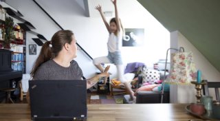 Kinderbetreuung: Wie diese Bielefelder Eltern die Sommerferien organisieren