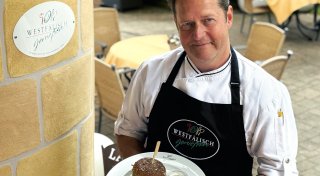 Kochprofi aus OWL verrät sein Rezept für einen westfälischen Veggie-Burger