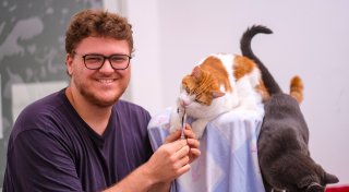 Mäusejäger in Herford: Süßes Kater-Duo sorgt in Recyclingsbörse für Ordnung