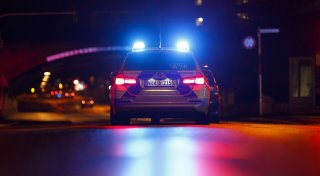 Vermummtes Duo mit Messer raubt Bielefelder Supermarkt-Verkäuferinnen aus