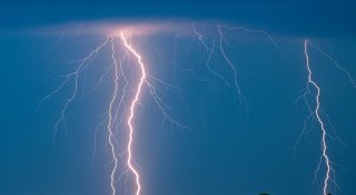 Vom Blitz getroffen: So sieht Erste Hilfe aus
