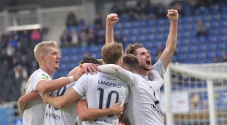 Mit vielen Fotos: FC Gütersloh siegt in Paderborn und feiert die Tabellenführung