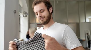 Fünf Teile mitbringen, fünf mitnehmen: So funktioniert die Bielefelder Kleidertauschbörse