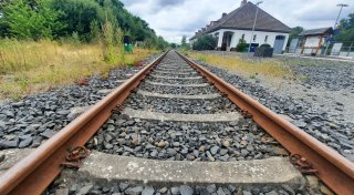 Kinder bringen sich auf Gleisen in Gefahr: Bahn appelliert an Eltern